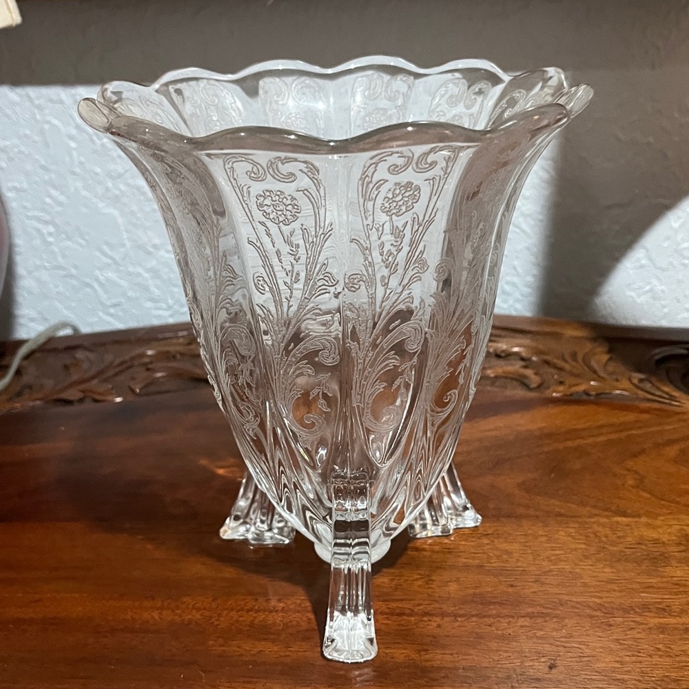 New Martinsville Glass Art Deco Etch 45 Janice Footed Vase Elegant Glass - Picture 2 of 6